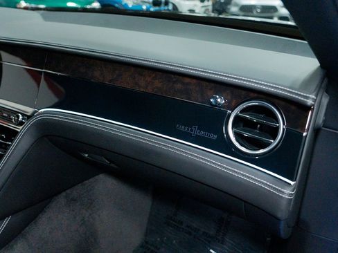 Used 2021 Bentley Flying Spur V8 image 54