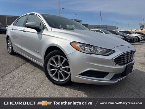 Used 2017 Ford Fusion S image 1