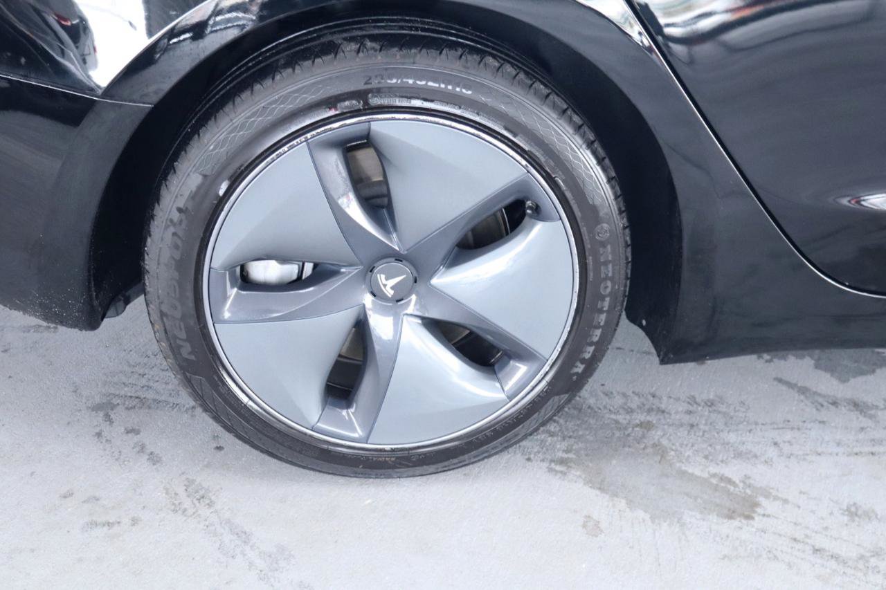 Used 2023 Tesla Model 3 Standard Range RWD image 5