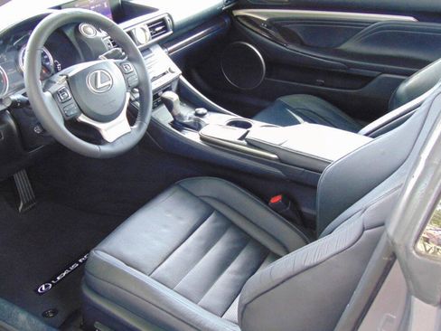 Used 2015 Lexus RC 350 w/ Luxury Package RWD image 17