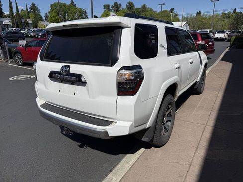 Used 2023 Toyota 4Runner TRD Off-Road Premium w/ Moonroof Package AWD/4WD image 5