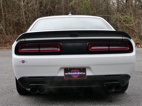 Used 2020 Dodge Challenger SRT Hellcat w/ Plus Package image 24