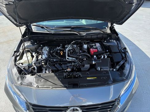 Used 2025 Nissan Altima 2.5 SV image 32