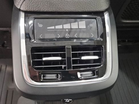 Used 2019 Volvo S60 T6 Inscription image 16