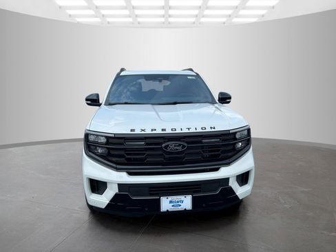 New 2025 Ford Expedition Platinum image 2