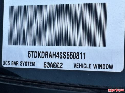 Certified 2025 Toyota Highlander LE FWD image 35