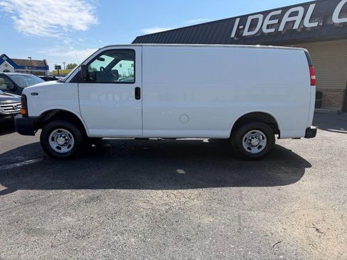 Used 2013 Chevrolet Express 2500 RWD image 15