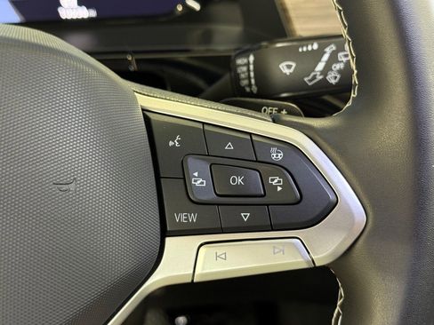 Used 2024 Volkswagen Atlas SEL image 32