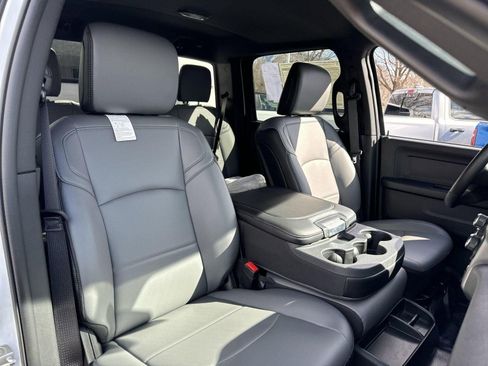 New 2023 RAM 3500 Tradesman AWD/4WD image 33