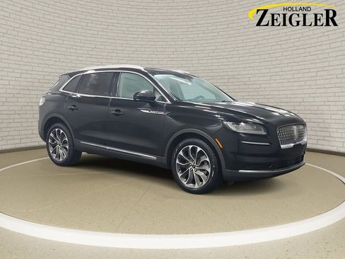 Used 2022 Lincoln Nautilus Reserve AWD/4WD image 3
