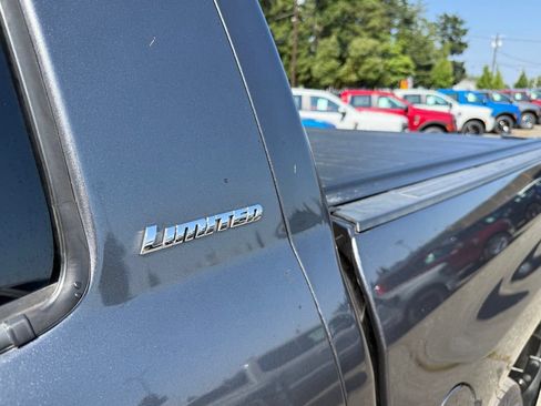 Used 2020 Toyota Tundra Limited w/ Limited Premium Package AWD/4WD image 37