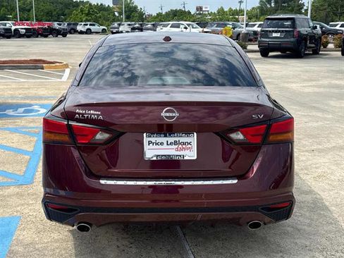 Used 2023 Nissan Altima 2.5 SV w/ SV Premium Package FWD image 7