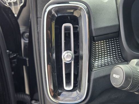 Used 2021 Volvo XC40 P8 Recharge w/ Advanced Package image 26