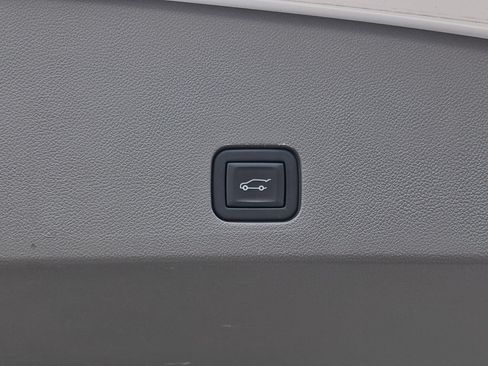 Used 2024 Cadillac XT6 Premium Luxury w/ LPO, Floor Liner Package AWD/4WD image 32