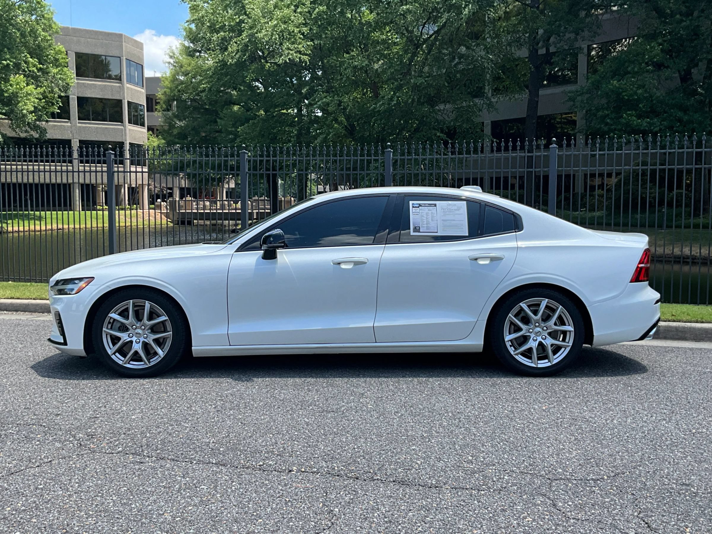 Used 2019 Volvo S60 T6 R-Design AWD/4WD image 5