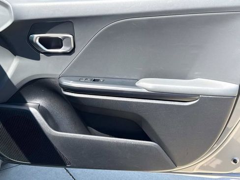 Used 2025 Kia K4 LXS image 19