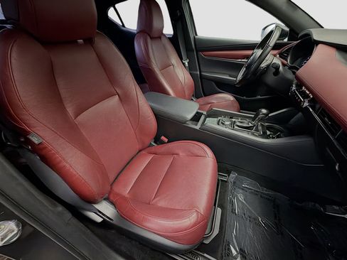 Used 2021 MAZDA MAZDA3 Hatchback w/Premium Plus Pkg image 14