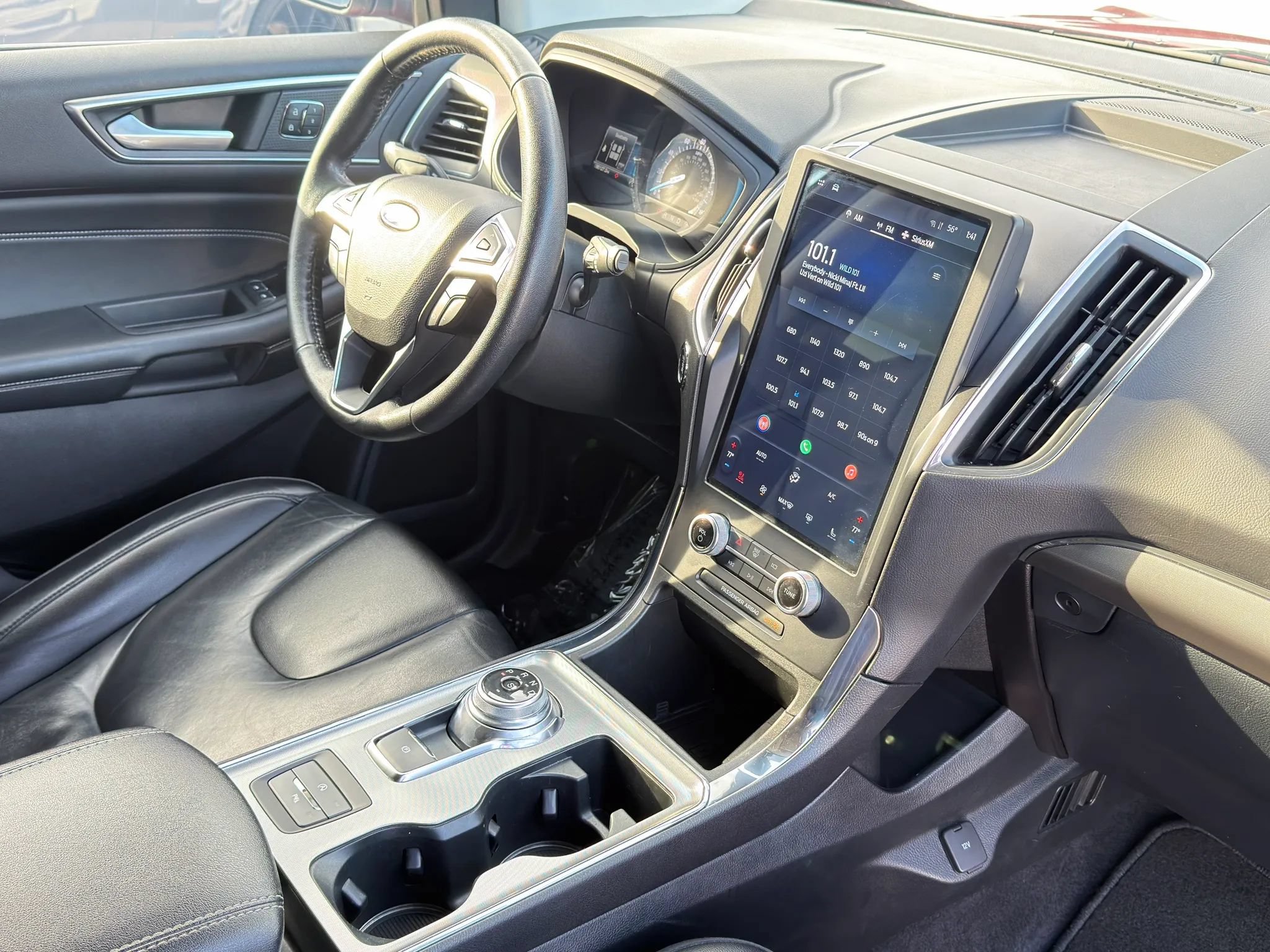 Used 2022 Ford Edge Titanium AWD/4WD image 16