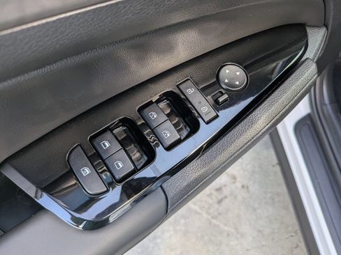 Certified 2025 Kia Sportage X-Line AWD/4WD image 19