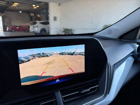 Used 2025 Chevrolet Trax LT FWD image 22