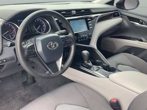 Used 2018 Toyota Camry LE w/ Moonroof Package image 15