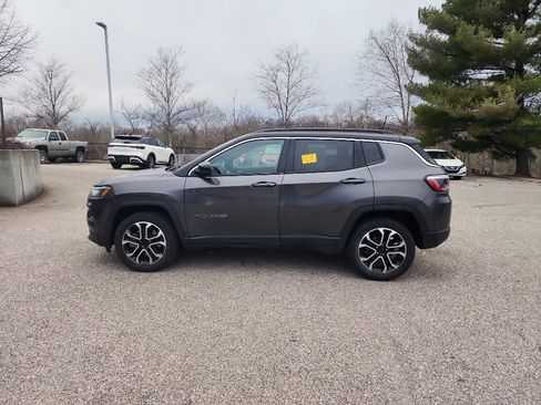 Used 2024 Jeep Compass Limited image 4