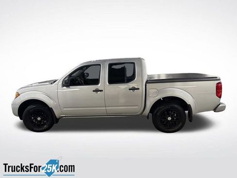 Used 2019 Nissan Frontier SV image 11