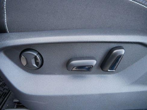 New 2026 Volkswagen Atlas Cross Sport SE image 10