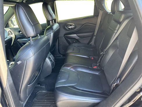 Used 2019 Jeep Cherokee High Altitude AWD/4WD image 13