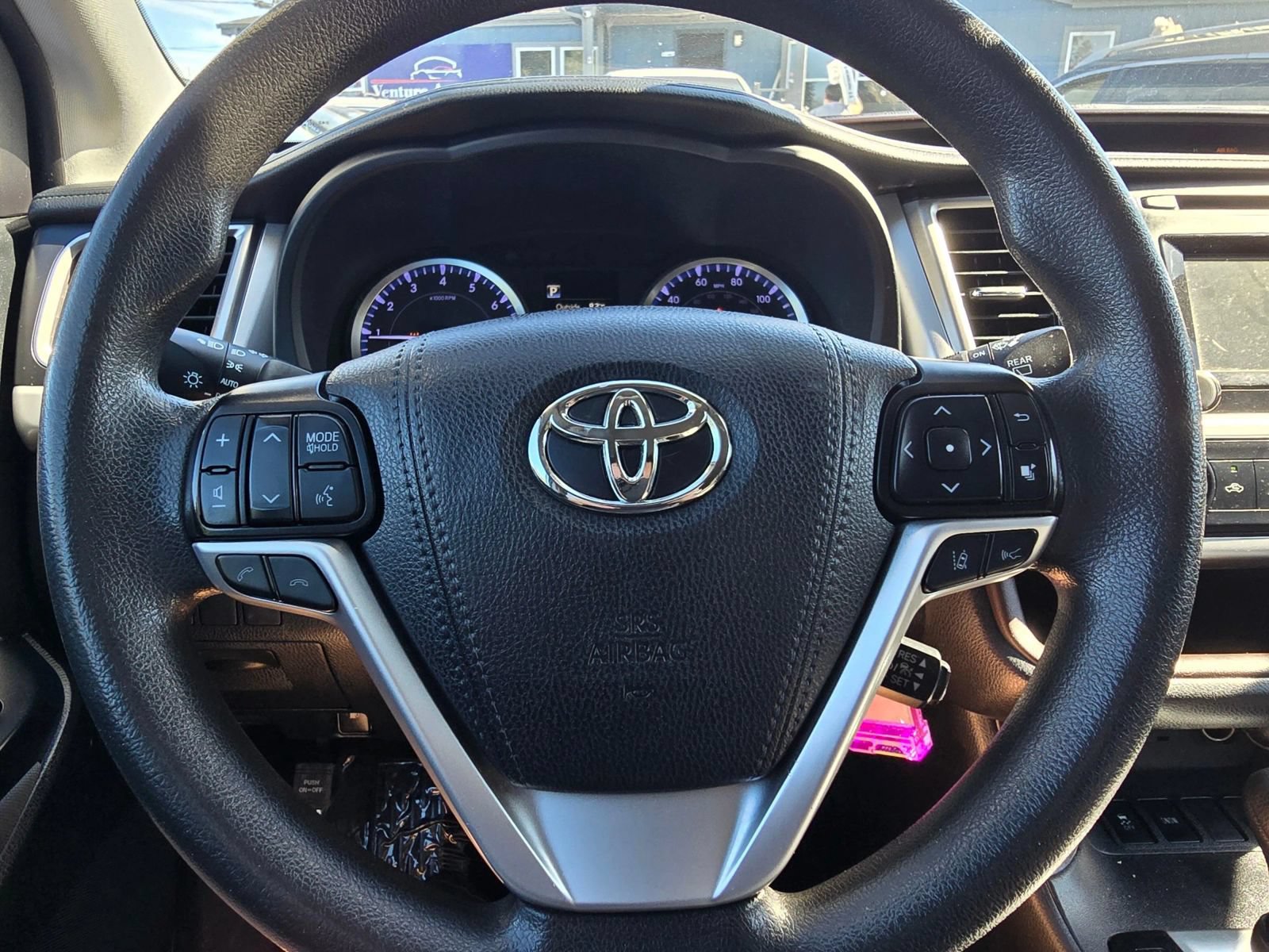 Used 2019 Toyota Highlander LE FWD image 23