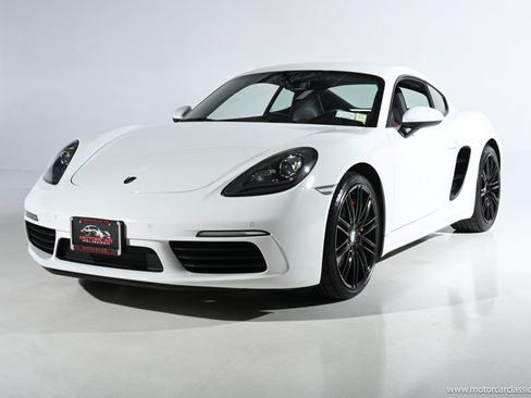 Used 2018 Porsche 718 Cayman S RWD image 4