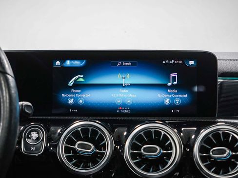 Used 2020 Mercedes-Benz CLA 250 image 16