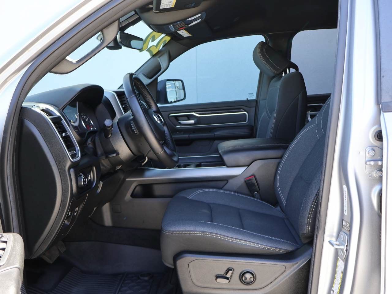 Used 2022 RAM 1500 Big Horn AWD/4WD image 8