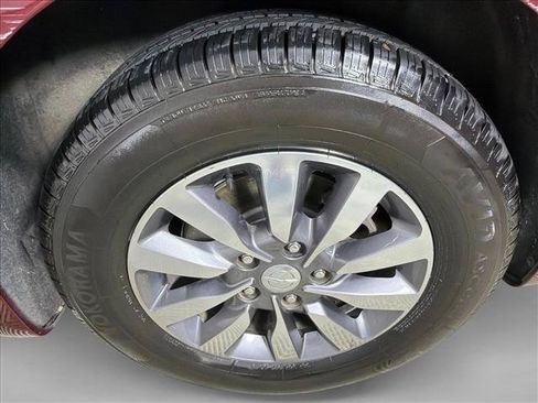 Used 2019 Chrysler Pacifica Touring-L FWD image 18
