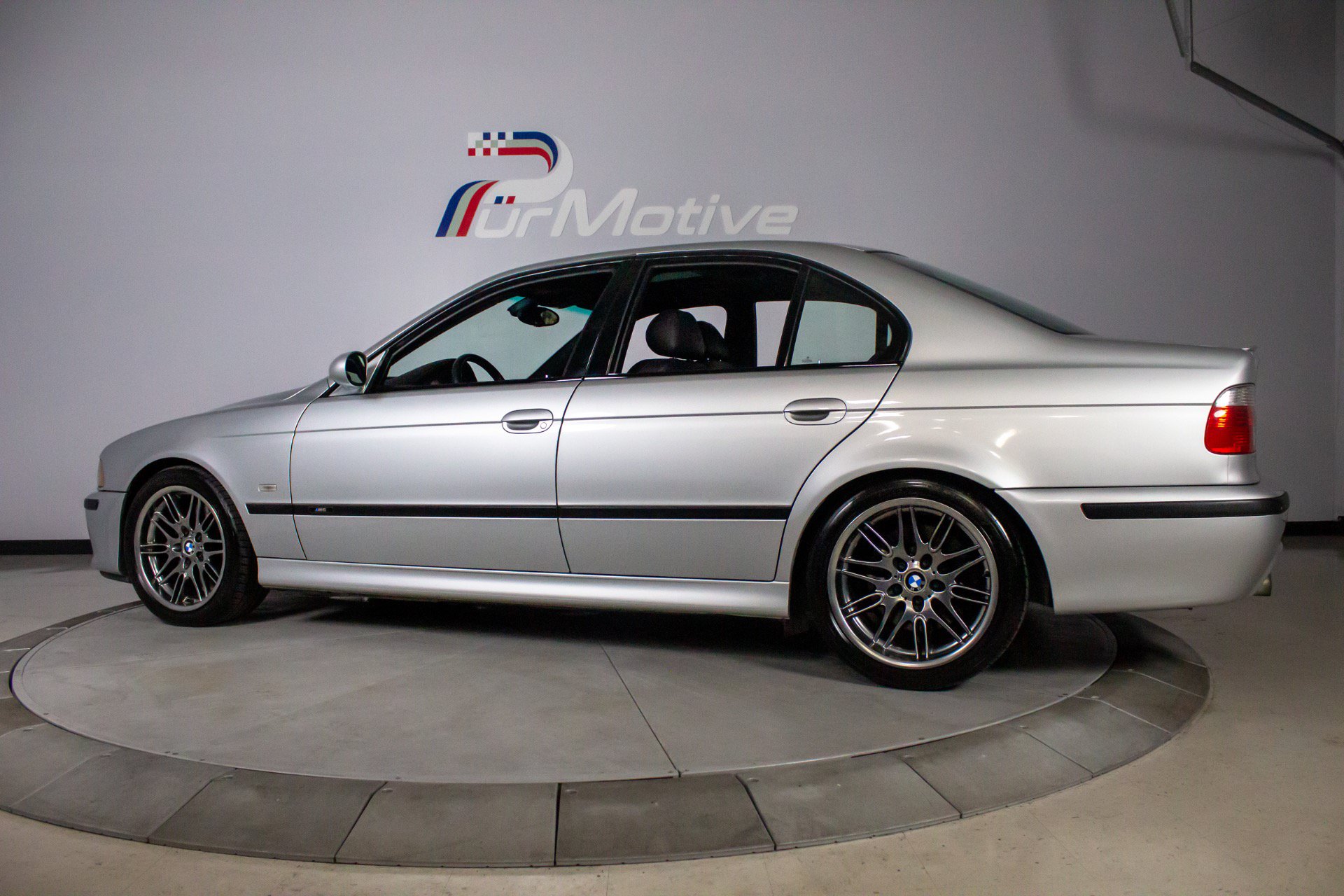 Used 2002 BMW M5 RWD image 5