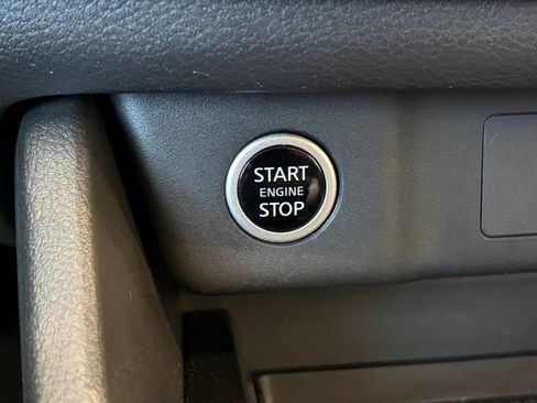 Used 2023 Nissan Rogue S FWD image 13