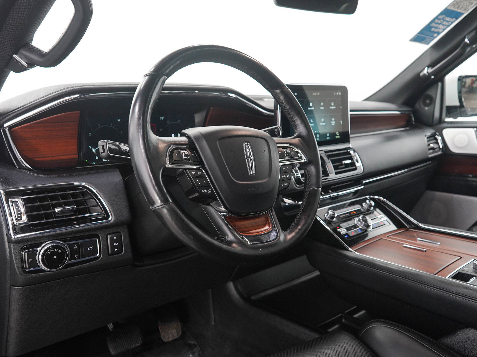 Used 2021 Lincoln Navigator L Reserve AWD/4WD image 28