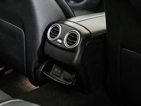 Used 2023 Mercedes-Benz E 350 4MATIC Sedan image 19