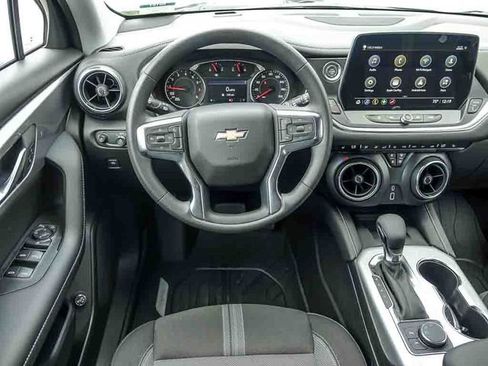 New 2026 Chevrolet Blazer LT w/ Convenience Package FWD image 17