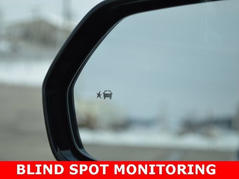 Used 2025 Chevrolet Blazer LT w/ Driver Confidence Package image 4