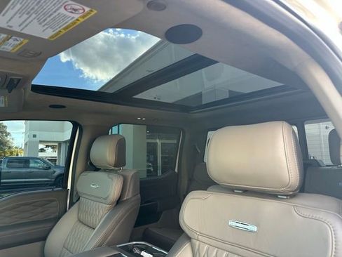 Used 2025 Ford F350 Platinum w/ Platinum Plus Package image 2