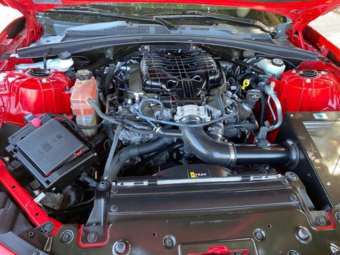 Used 2019 Chevrolet Camaro LT RWD image 12