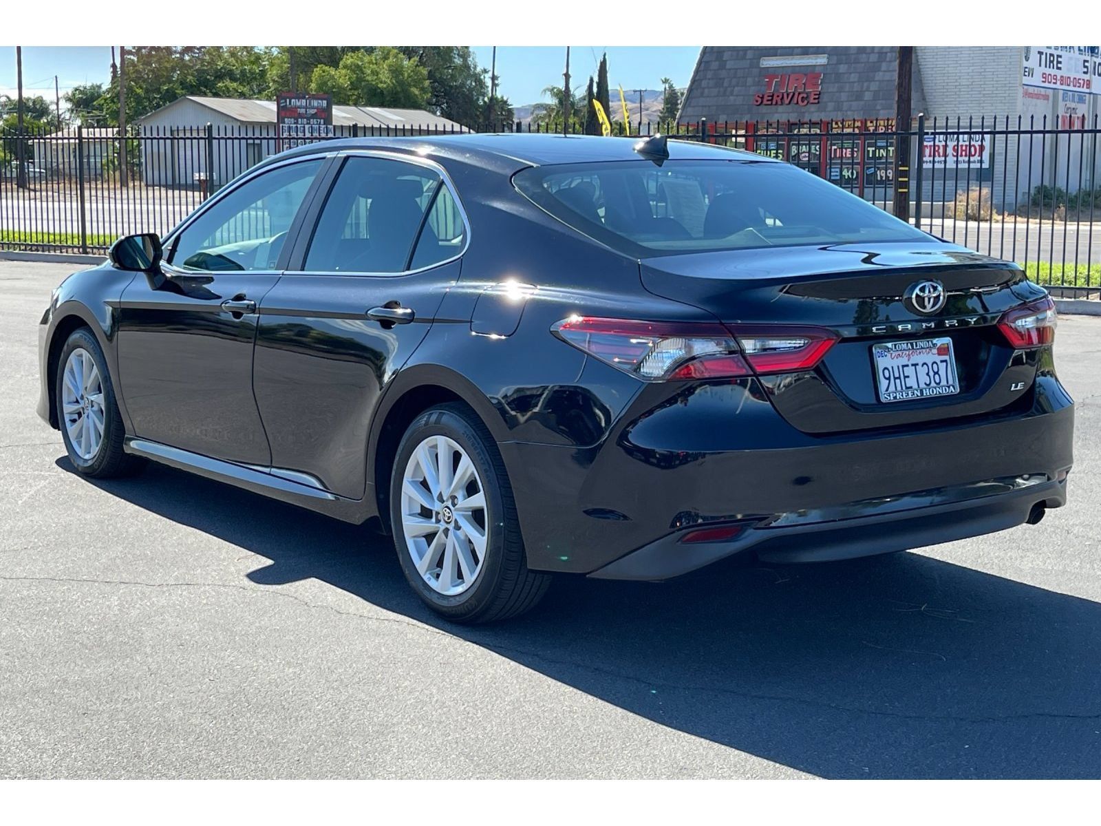Used 2022 Toyota Camry LE w/ Convenience Package FWD image 3