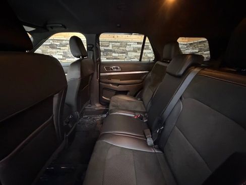 Used 2018 Ford Explorer XLT w/ Equipment Group 202A image 27