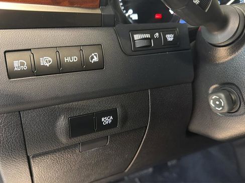 Used 2016 Lexus LX 570 4WD image 24