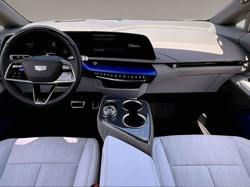 New 2026 Cadillac Optiq Luxury 2 RWD image 5