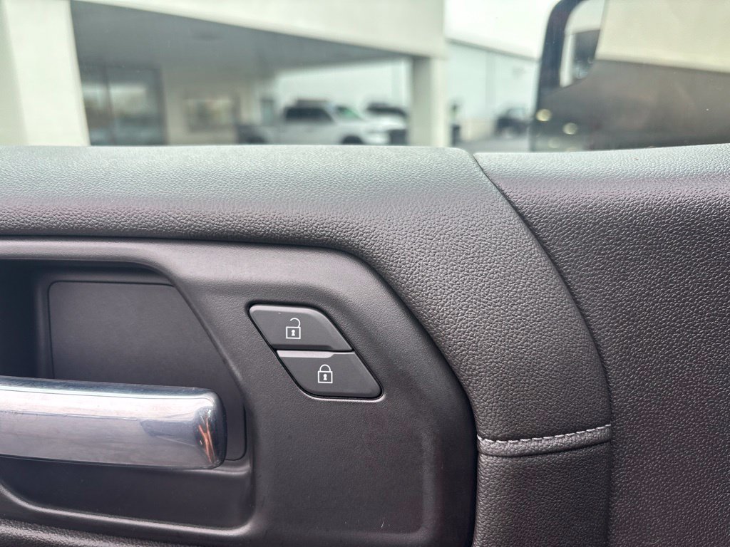 Used 2021 GMC Sierra 1500 Elevation w/ LPO, Elevation Black Package AWD/4WD image 17