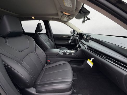 Certified 2026 INFINITI QX60 Luxe w/ Family Package image 10