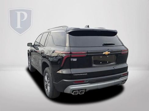 New 2026 Chevrolet Traverse LT w/ Driver Confidence Package FWD image 8