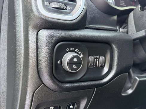 Used 2019 RAM 1500 Big Horn AWD/4WD image 24